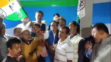 হলদিবাড়ি: বিজেপিতে ভাঙ্গন! মেখলিগঞ্জের বিধায়কের হাত ধরে তৃণমূলে যোগ বিজেপির ৩নং মন্ডলের সহ সভাপতি সহ ৩৪টি পরিবারের