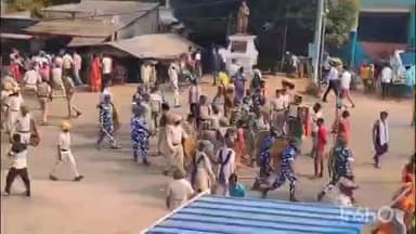 রানিবাঁধ: রানিবাঁধে এক পুলিশ আধিকারিকের বিরুদ্ধে অভিযোগ ঘিরে বিক্ষোভে বিস্ফোরণ: লাঠিচার্জে উত্তাল এলাকা, আটক বহু