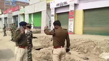 मोहनिया: डीजीपी के आगमन से पूर्व ट्रैफिक व्यवस्था को दुरुस्त किया गया, जगह-जगह तैनात किए गए पुलिस पदाधिकारी और पुलिस बल