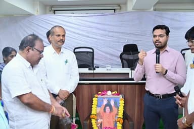 రాజమండ్రి సిటీ: భగవాన్ శ్రీ సత్య సాయి బాబా సేవ తత్వం మనకందరికీ మార్గదర్శకం : రాజమండ్రి నగరపాల సంస్థ కమిషనర్ రాహుల్ మీనా నివాళులు