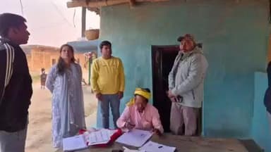 जयसिंहनगर: गांधिया में सीईओ ने एसआईआर अभियान के तहत मतदान केंद्रों में डिजिटलीकरण कार्यों का निरीक्षण किया