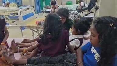 മാനന്തവാടി: ഭക്ഷ്യ വിഷബാധയെ തുടർന്ന് ചേകാടി ഗവ.എൽ പി സ്കൂളിൽ നിന്നുള്ള വിനോദയാത്ര സംഘം മാനന്തവാടി മെഡിക്കൽ കോളേജിൽ ചികിത്സ തേടി