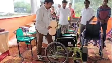 ইসলামপুর: বরিষ্ঠ নাগরিকদের জন্য বিনামূল্যে সাহায্য ও সহায়ক যন্ত্র বিতরন উপস্থিত ছিলেন রায়গঞ্জের MP