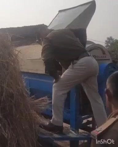 गोहपारु: अकुरी गांव में धान की गहाई करते किसान की मौत, पुलिस मौके पर पहुंची