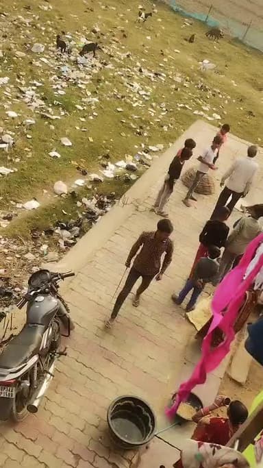 Si jila Sitapur leherpur kiye ghatana hai Thana Laharpur Yeh, battery bhaka.Le ke ek bujurg kaadhi ki.Gardan kaatne ja r