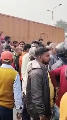 राजातालाब: राजातालाब में डंपर ने साइकिल सवार मजदूर को मारी टक्कर, मौके पर हुई मौत