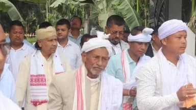 শদিয়া: ডিৰাক আমগুৰি মায়ামৰা বগৰীতলীয়া নামঘৰভাগ শুভউদ্বোধন কৰে শদিয়া সমষ্টিৰ বিধায়ক বলীন চেতিয়াই