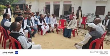 आलापुर: जम्मू कश्मीर में दिवंगत असम राइफल्स के जवान मनोज उपाध्याय के घर देवरिया पहुंचकर आलापुर विधायक त्रिभुवनदत्त ने जताया शोक