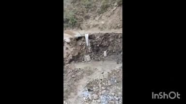 मंडी: पुलन बनने से कई किलोमीटर पैदल चल रहे लोग, स्थानीय युवक ने सोशल मीडिया पर वीडियो किया वायरल