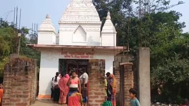 গোপীবল্লভপুর ১: গোপীবল্লভপুরের জগন্নাথপুর গ্রামের শ্যামা মায়ের মন্দিরে ঘটল দুঃসাহসী চুরির ঘটনা,এলাকায় চাঞ্চল্য,তদন্ত শুরু করেছে পুলিশ