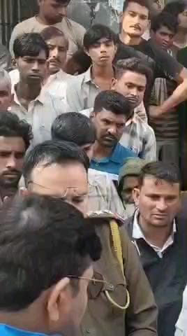 गोविंदगढ़: गोविंदगढ़ में ट्रांसफार्मर पर काम कर रहे युवक को करंट लगा, मौत; ग्रामीण बोले- शटडाउन लेने के बावजूद बिजली चालू की गई