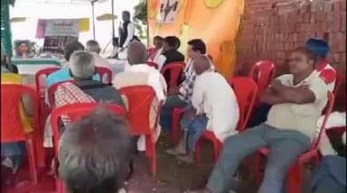 नौगढ़: लालतापुर में संविधान दिवस का आयोजन, आयोजित कार्यक्रम में बच्चों ने लिया हिस्सा