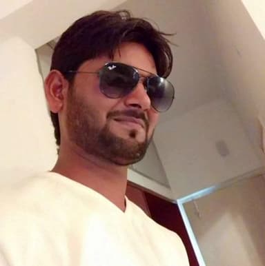 बिश्रामपुर: ऊंटारी रोड प्रखंड के पूर्व JMM प्रखंड अध्यक्ष अजय गुप्ता सड़क दुर्घटना में गंभीर रूप से घायल