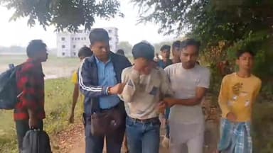 তমলুক: ধৌলিগামী এক্সপ্রেস ট্রেনে সোনার ছিনতাই করে ভোগপুরে চলন্ত ট্রেন থেকে ফেলে দিল মহিলাকে,RPFএর হাতে দুই ছিনতাইকারী গ্রেফতার