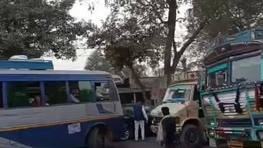 महुआ: महुआ ताजपुर मार्ग के कुशहर चौक पर रविवार को भीषण जाम, लोगों को हुई परेशानी