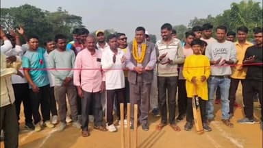 पेटरवार: लेपा गांव में लेपो प्रीमियर लीग का उद्घाटन, पूर्व विधायक ने तत्कालीन विधायक पर विकास कार्य न करने का आरोप लगाया