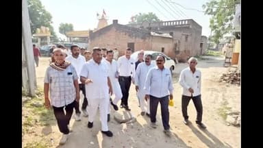 બાવળા: SIR ની કામગીરી સંદર્ભે ધોળકા તાલુકાના પાલડી ગામના બુથની ધારાસભ્ય કિરીટસિંહ ડાભીએ મુલાકાત લીધી