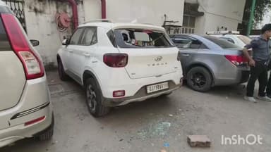 ચોરાસી: સુરત નવી સિવિલ હોસ્પિટલમાં ત્રણ જેટલી કારોના અજાણ્યા ઈસમો દ્વારા કાલનો કાચ તોડી દેવાતા પોલીસ મથકમાં ફરિયાદ નોંધ લેવામાં.