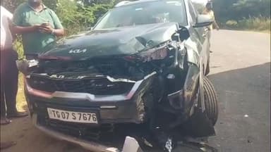 కొడిమ్యాల: చొప్పదండి ఎమ్మెల్యే కాన్వాయ్ పూడూర్ బ్రిడ్జి సమీపం వద్ద తృటిలో పెను ప్రమాదం తప్పింది