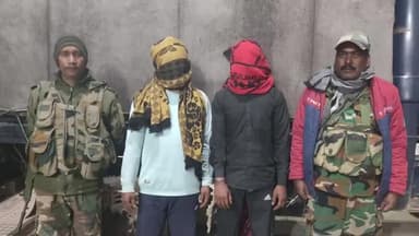 खलारी: मैकलुस्कीगंज पुलिस ने चोरी के मामले में दो फरार अभियुक्तों को गिरफ्तार किया