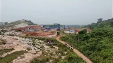 திருத்தணி: எல்லம்பள்ளி மலை அடிவாரத்தில் கள்ளச்சாராயம் விற்கப்படுவது ட்ரோன் கேமரா மூலம் அம்பலமானது