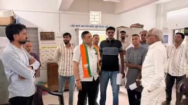 તાલાળા: SIR સ્પેશ્યલ ડ્રાઇવર અંતર્ગત તાલાલા ,સૂત્રાપાડા વિધાનસભાના ગામોના બુથની મુલાકાત લેતા ધારાસભ્ય ભગવાન બારડ સહીત અગ્રણીઓ