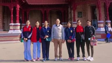 महनार: सरोज सेवा संस्थान के बच्चों का जम्मू-कश्मीर शैक्षिक भ्रमण सम्पन्न, सेना की कार्यशैली को देखा