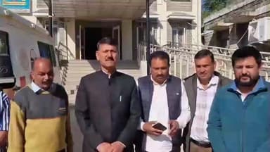 पधर: पधर में 80 वर्ष के हुए कौल सिंह ठाकुर, कार्यकर्ताओं ने मरीजों की सेवा कर मनाया जन्मदिवस