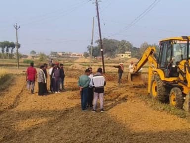 बरकागाँव: बड़कागांव गुरुचट्टी में हिंदू-मुस्लिम समुदाय ने ज़मीन दान कर बनाई एक किमी लंबी सड़क