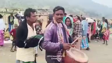 बरहेट: सनमनी हाट में डुगडुगी बजाकर 'आपकी योजना, आपकी सरकार' कार्यक्रम की जानकारी दी गई