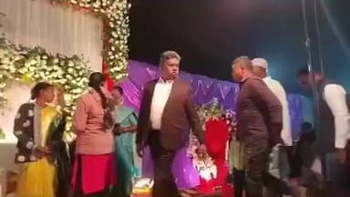 झींकपानी: झींकपानी-खैरपाल में भाजपा कार्यकर्ता प्रकाश भूषण सिंकू की बेटी के विवाह समारोह में शामिल हुए पूर्व मंत्री बड़कुंवर गागराई