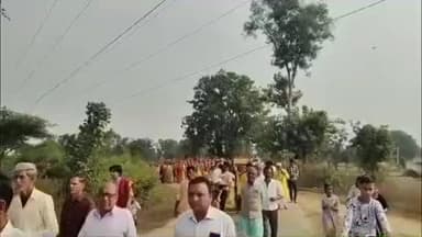 बरघाट: ग्राम धारना खुर्द में भागवत कथा के आयोजन पर निकली कलश शोभायात्रा, श्रद्धालु हुए शामिल