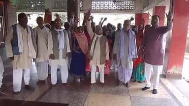 बरहज: गौरी बाजार चीनी मिल पर किसानों और मजदूरों का करोड़ों का बकाया, बैठक कर बनाई गई आगे की रणनीति