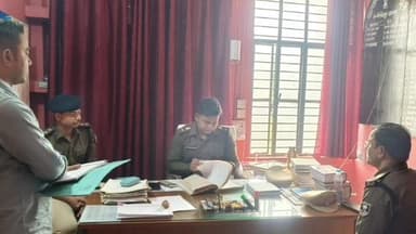 रुन्नी सैदपुर: एसपी ने किया रुन्नीसैदपुर थाने का निरीक्षण, कार्यप्रणाली सुधारने के लिए दिए आवश्यक निर्देश