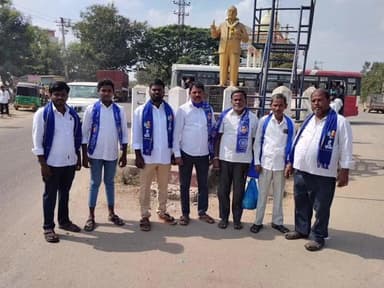 హత్నూర: సరూర్నగర్ స్టేడియంలో నిర్వహించిన మాలల రణభేరికి బయలుదేరిన హత్నూర మండల మాలమహానాడు నాయకులు