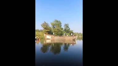 जाफराबाद: सिपोरा, आंभोरा, हनुमंत खेडा येथे पूर्णा नदी पात्रात अवैध वाळू उपसा करणाऱ्या बोटी महसुली विभागाने बुडवल्या पाण्यात