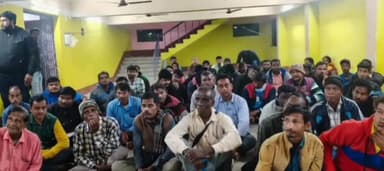 শালবনি: শালবনি ব্লকে টোটো চালকদের নিয়ে বিশেষ সভা তৃণমূলের