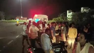 ஊத்தங்கரை: பைபாஸ் பிரிவு சாலை பகுதியில் தனியார் பேருந்து நடத்துனர் படியில் தவறி விழுந்து உயிருக்கு போராடி வரும் நிலையில் மருத்துவமனையில் அனுமதி