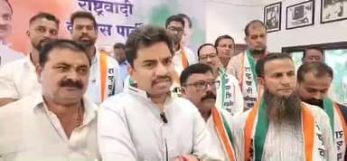 अलिबाग: माजी आमदार अनिकेत तटकरे यांनी आमदार महेंद्र दळवी यांच्यावर हल्लाबोल केला असून, "त्यांच्या बालबुद्धीची मला कीव येत आहे