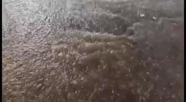 மயிலாடுதுறை: கனமழை எதிரொலி மயிலாடுதுறை மாவட்டத்தில் பள்ளிகளுக்கு மட்டும் விடுமுறை அளித்து மாவட்ட ஆட்சியர் ஸ்ரீகாந்த் உத்தரவு