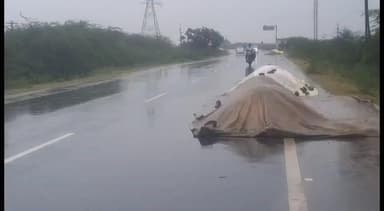 நாகப்பட்டினம்: கனமழை எதிரொலி நாகை மாவட்டத்தில் பள்ளிகளுக்கு மட்டும் விடுமுறை அளித்து மாவட்ட ஆட்சியர் ஆகாஷ் உத்தரவு