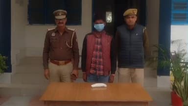 सवायजपुर: पचदेवरा पुलिस ने नाजायज तमंचा और कारतूस के साथ आर्यन शर्मा को किया गिरफ्तार, वीडियो हुआ था वायरल