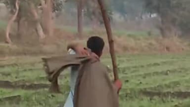 गंगधार: मकोडिया गांव में खेत में आया पैंथर, किसान पर किया हमला