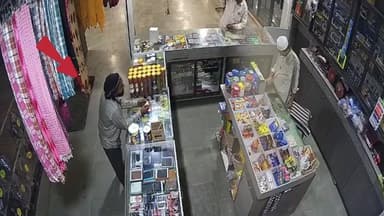 આમોદ: લાઇવ મોતનો વીડિયો: આમોદની શમા હોટલના CCTVમાં ડ્રાઈવરને હાર્ટ એટેક આવતા જમીનદોસ્ત થવાનો કરુણ વીડિયો થયો કેદ.