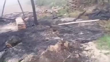 मशरक: हंसापीर गांव में फूस के मकान में भीषण आग, लाखों की संपत्ति जलकर राख