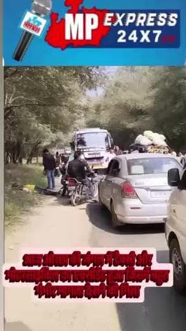 ओरछा की जंगल में टैक्सी और मोटरसाइकिल का हुआ भयानक एक्सीडेंट मामला गंभीर बताई जा रहा है