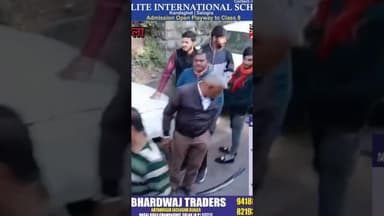 शिमला रेलवे स्टेशन के समीप HRTC बस ओर टैक्सी चालक परिचालक आपस में उलझे ,क्या रहा कारण देखे#hrtc #t