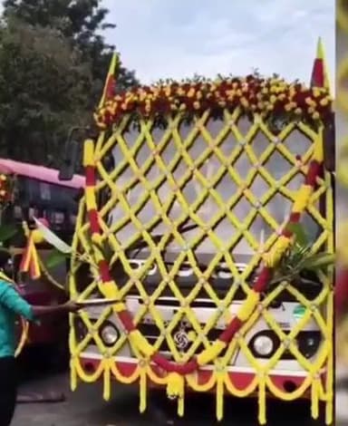 ಹಾರೋಹಳ್ಳಿ: ಹಾರೋಹಳ್ಳಿಯ ಸಾರಿಗೆ ಬಸ್ ಡಿಪೋದಲ್ಲಿ ಕನ್ನಡ ರಾಜ್ಯೋತ್ಸವ ಆಚರಣೆ