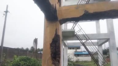 வேடசந்தூர்: காசிபாளையத்தில் ஆபத்தான நிலையில் மேல்நிலை நீர் தேக்க தொட்டி