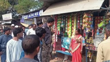 टाटीझरिया: विष्णुगढ़-गोमियां मार्ग पर अतिक्रमण के खिलाफ विष्णुगढ़ पुलिस-प्रशासन ने चलाया अभियान